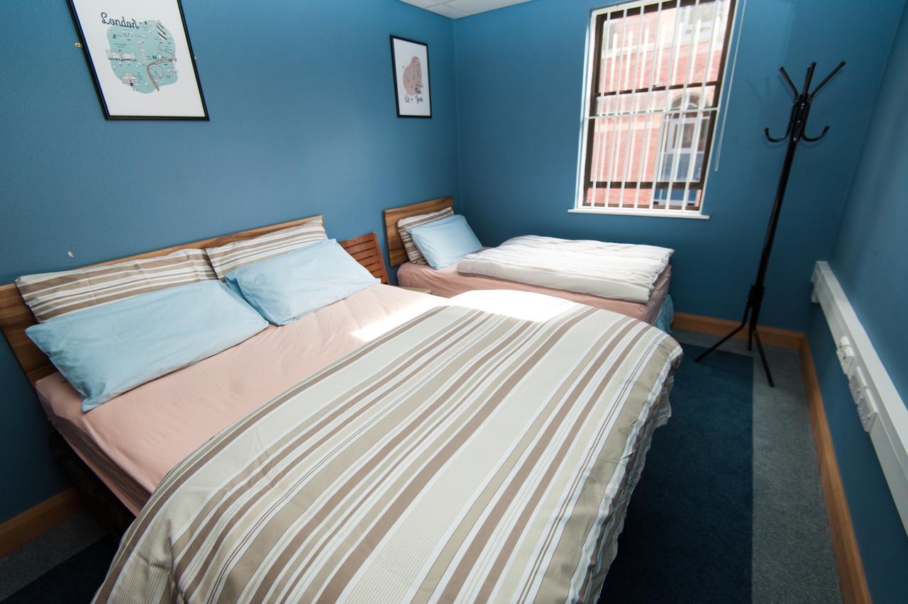 Russell Scott Backpackers Hostel リーズ エクステリア 写真