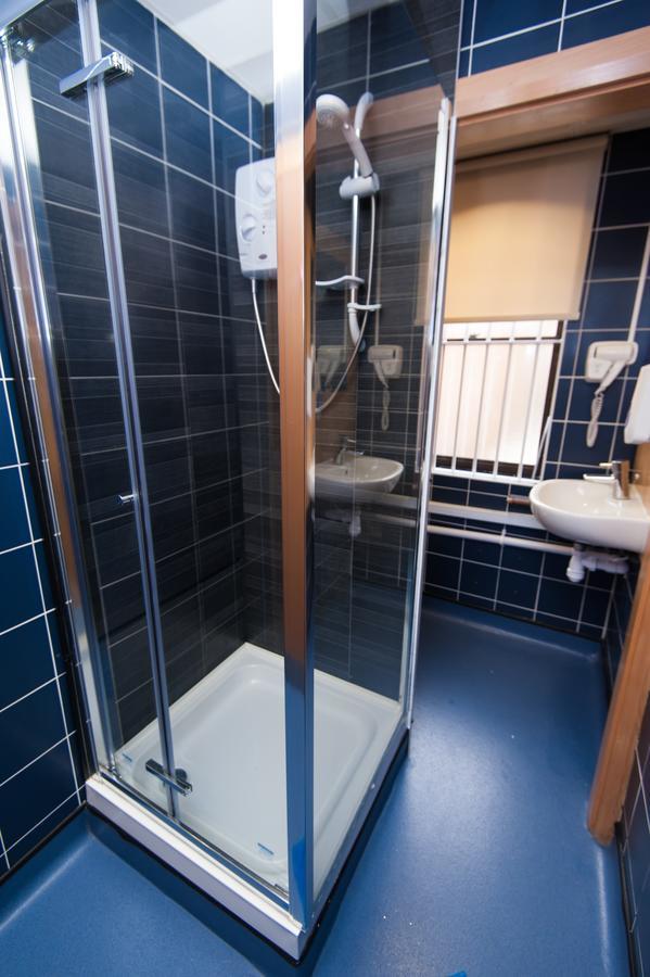 Russell Scott Backpackers Hostel リーズ エクステリア 写真
