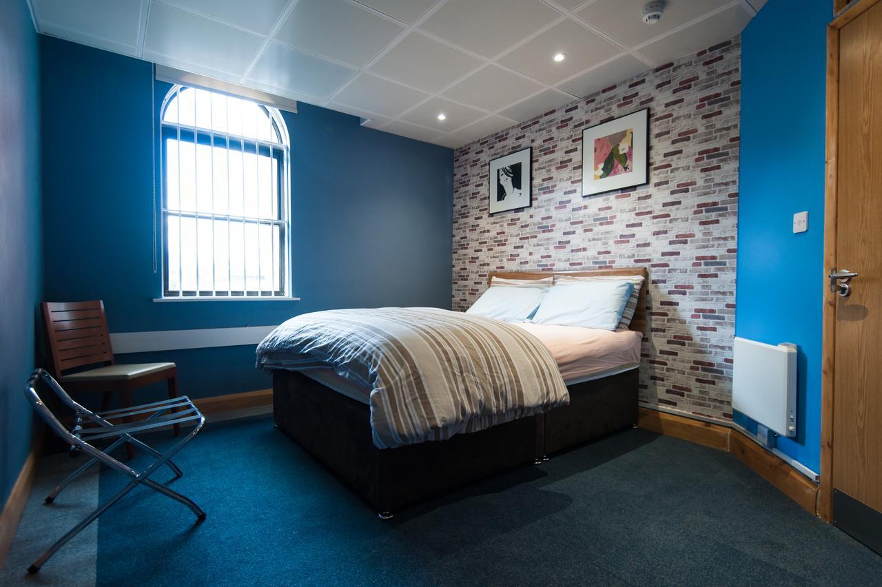 Russell Scott Backpackers Hostel リーズ エクステリア 写真