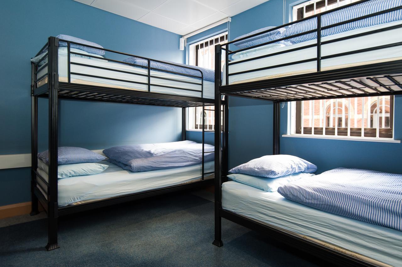 Russell Scott Backpackers Hostel リーズ エクステリア 写真