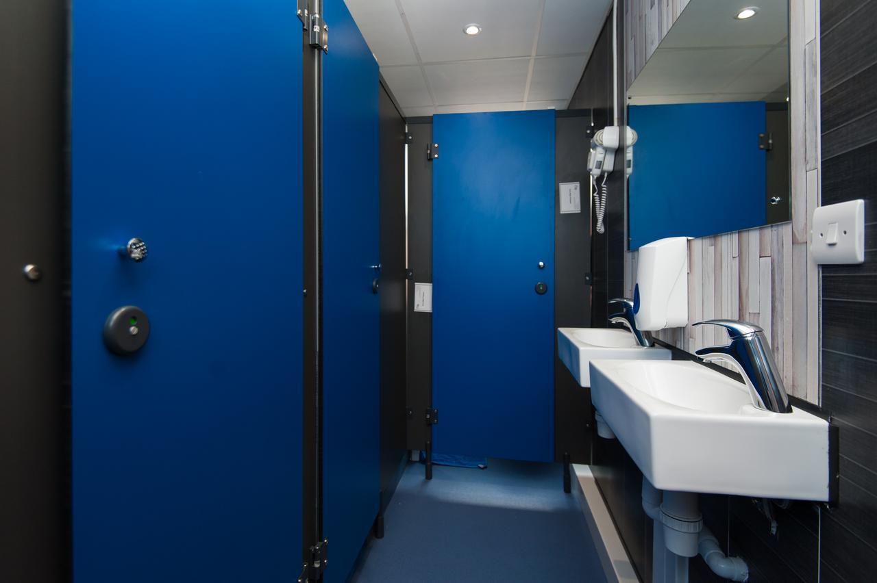 Russell Scott Backpackers Hostel リーズ エクステリア 写真