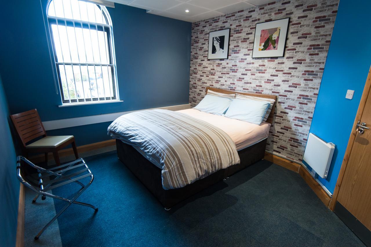 Russell Scott Backpackers Hostel リーズ エクステリア 写真