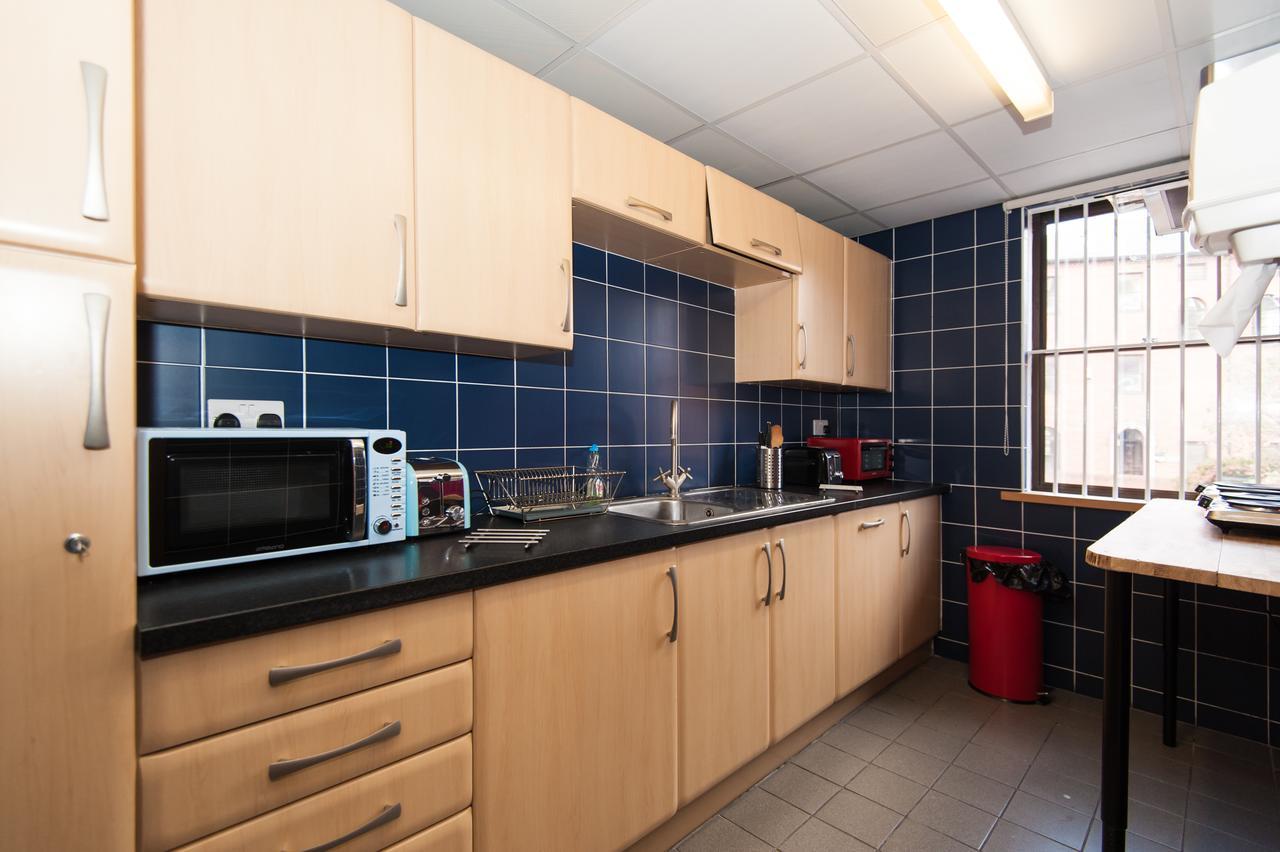 Russell Scott Backpackers Hostel リーズ エクステリア 写真